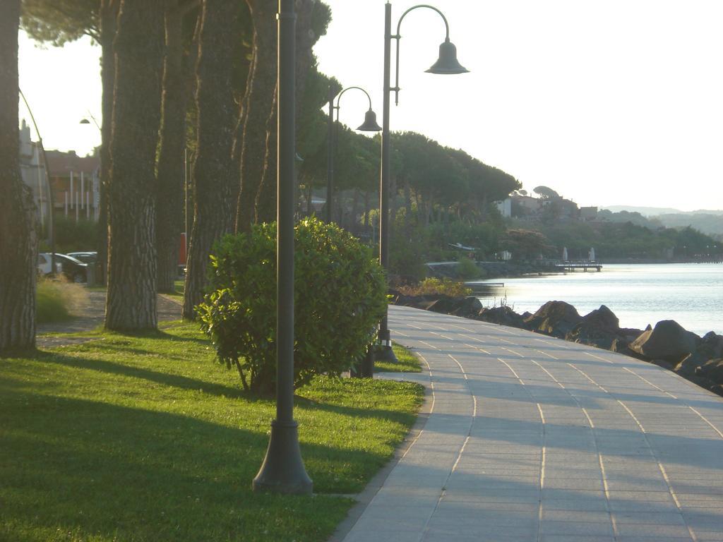 Relax In Piazzetta Casa E Appartamento Per Vacanze Тревиняно Романо Екстериор снимка